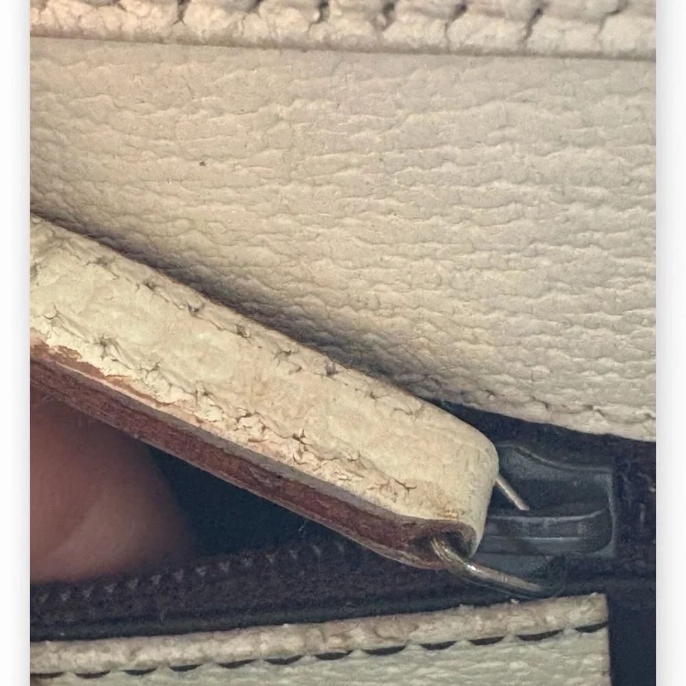 Vintage Gucci Jackie Canvas Tote with leather off white trim silver hard. - Picture 5 of 16